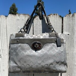 Coach Penelope Carryall - B1120-F16540